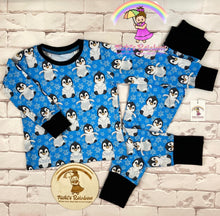 Size 4T Penguin 2PC Soft Lounge Set